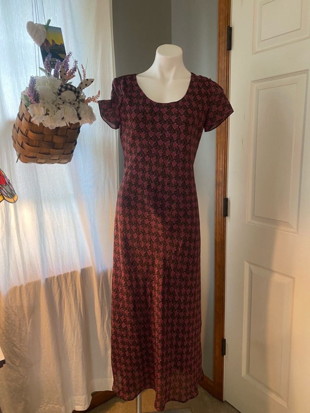 Vintage Women's Burgundy and Black Patterned Scoop Neck Maxi Dress